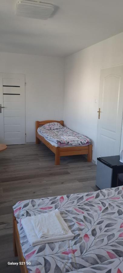 Unibal - Pokoje Goscinne Uniescie Luaran gambar